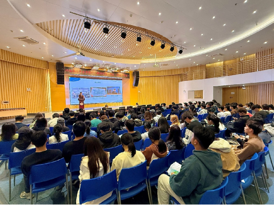 2025.11.22內地高校畢業香港學生就業經驗分享會在華僑大學成功舉辦